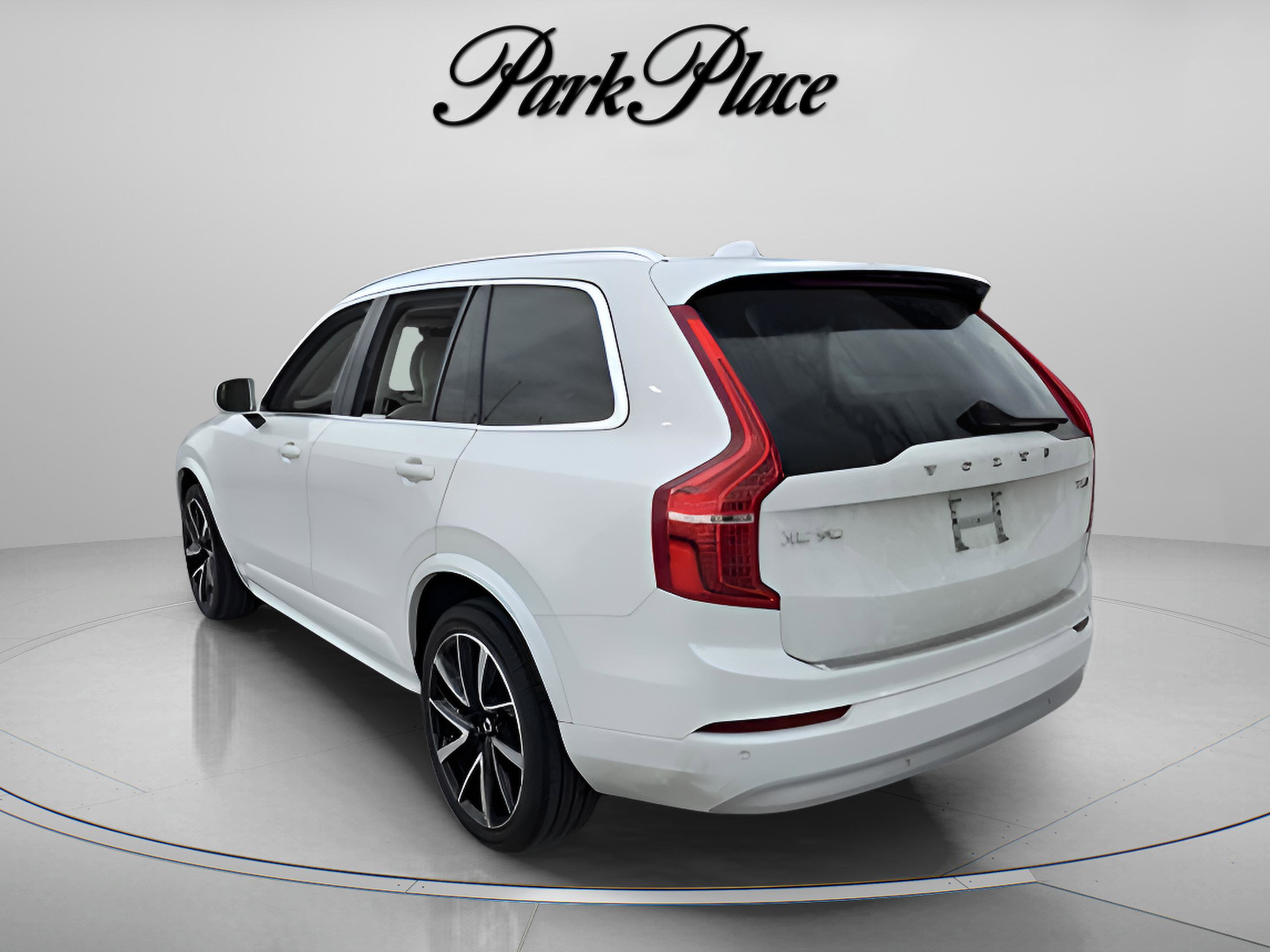 Used 2022 Volvo XC90 T6 Momentum w/ Climate Package image 3