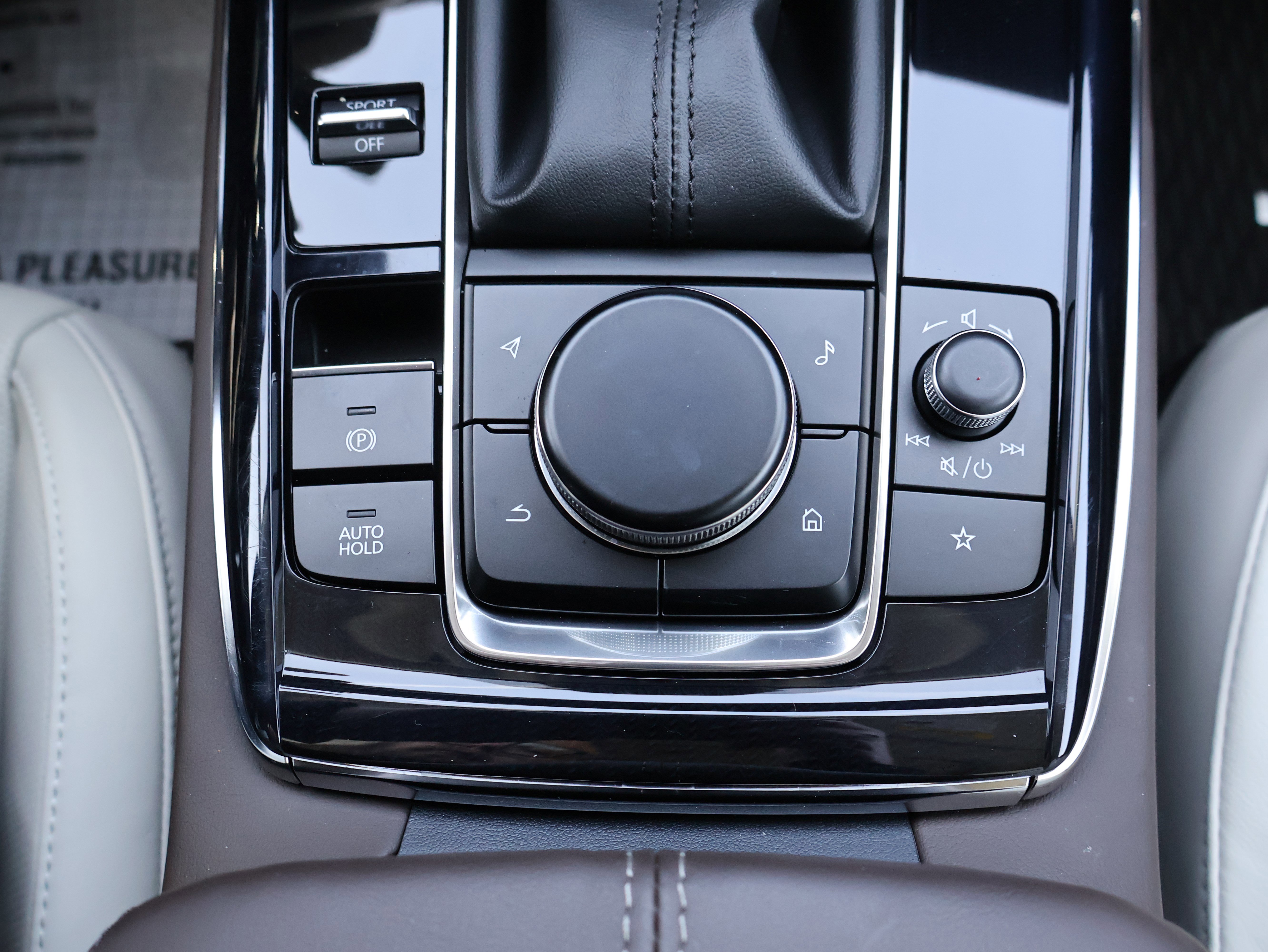 Certified 2025 MAZDA CX-30 AWD 2.5 S w/ Premium Package image 31