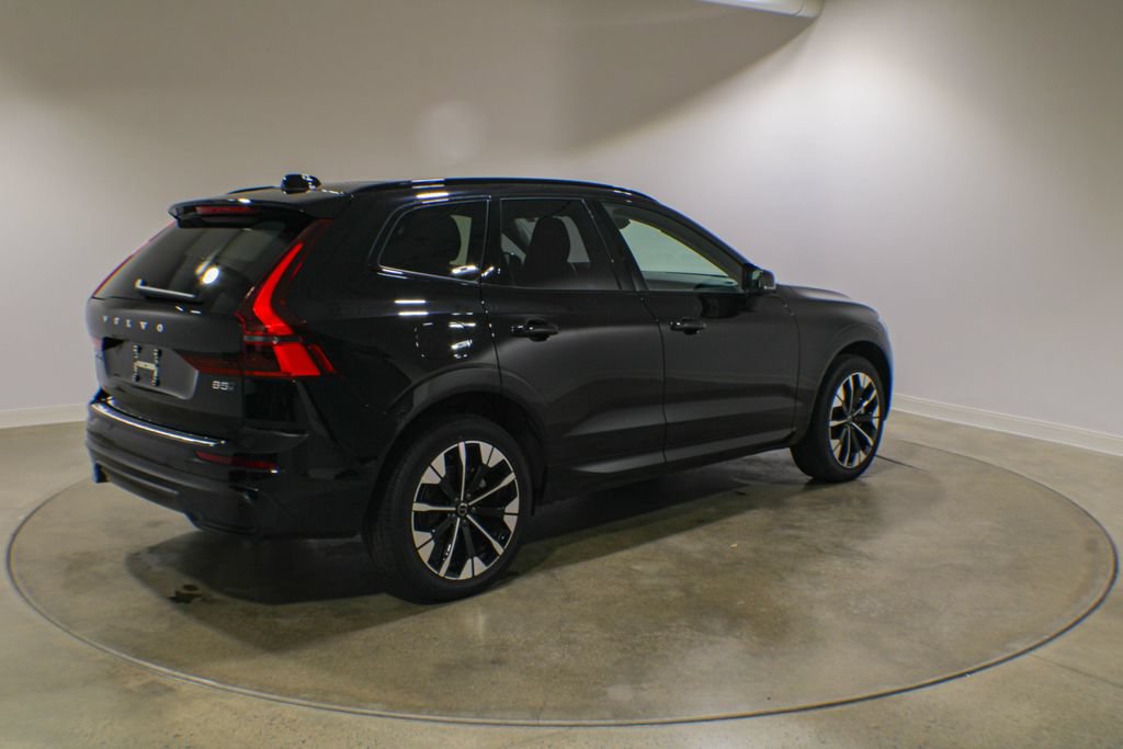Certified 2026 Volvo XC60 B5 Plus AWD/4WD image 5