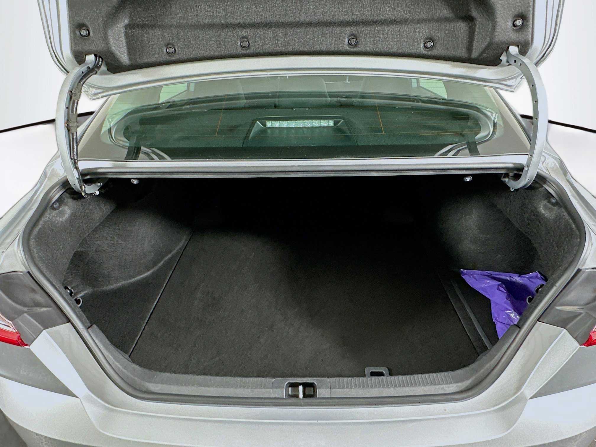 Used 2025 Toyota Camry LE image 29