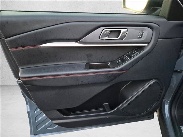Used 2025 Ford Explorer ST-Line RWD image 13