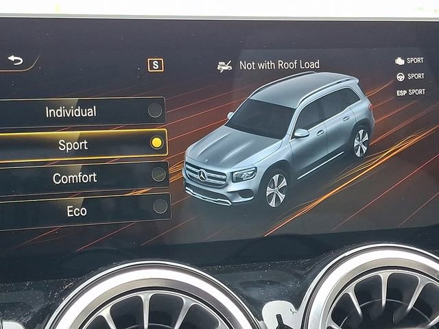 Used 2021 Mercedes-Benz GLB 250 4MATIC image 26