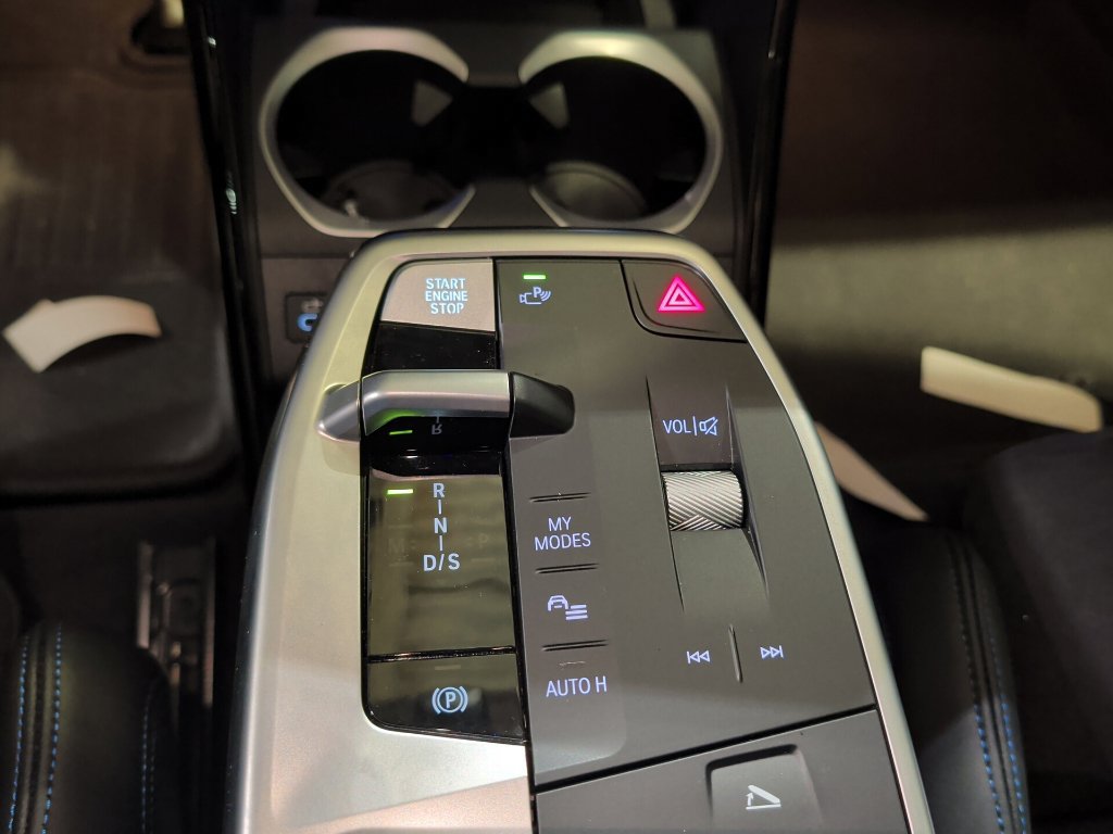 Certified 2025 BMW X1 M35i AWD/4WD image 17