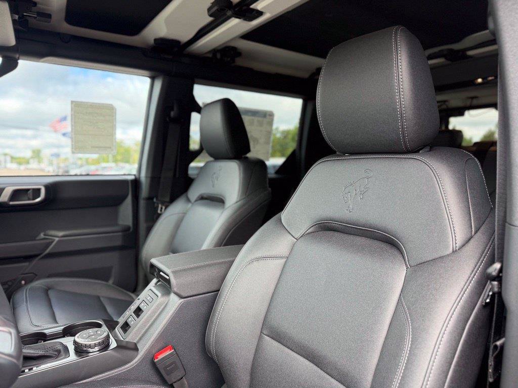 New 2026 Ford Bronco Badlands AWD/4WD image 14