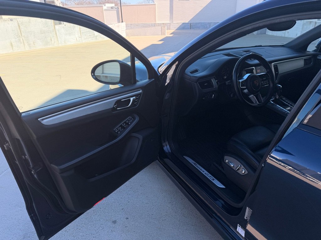 Used 2017 Porsche Macan GTS w/ Premium Package Plus image 9