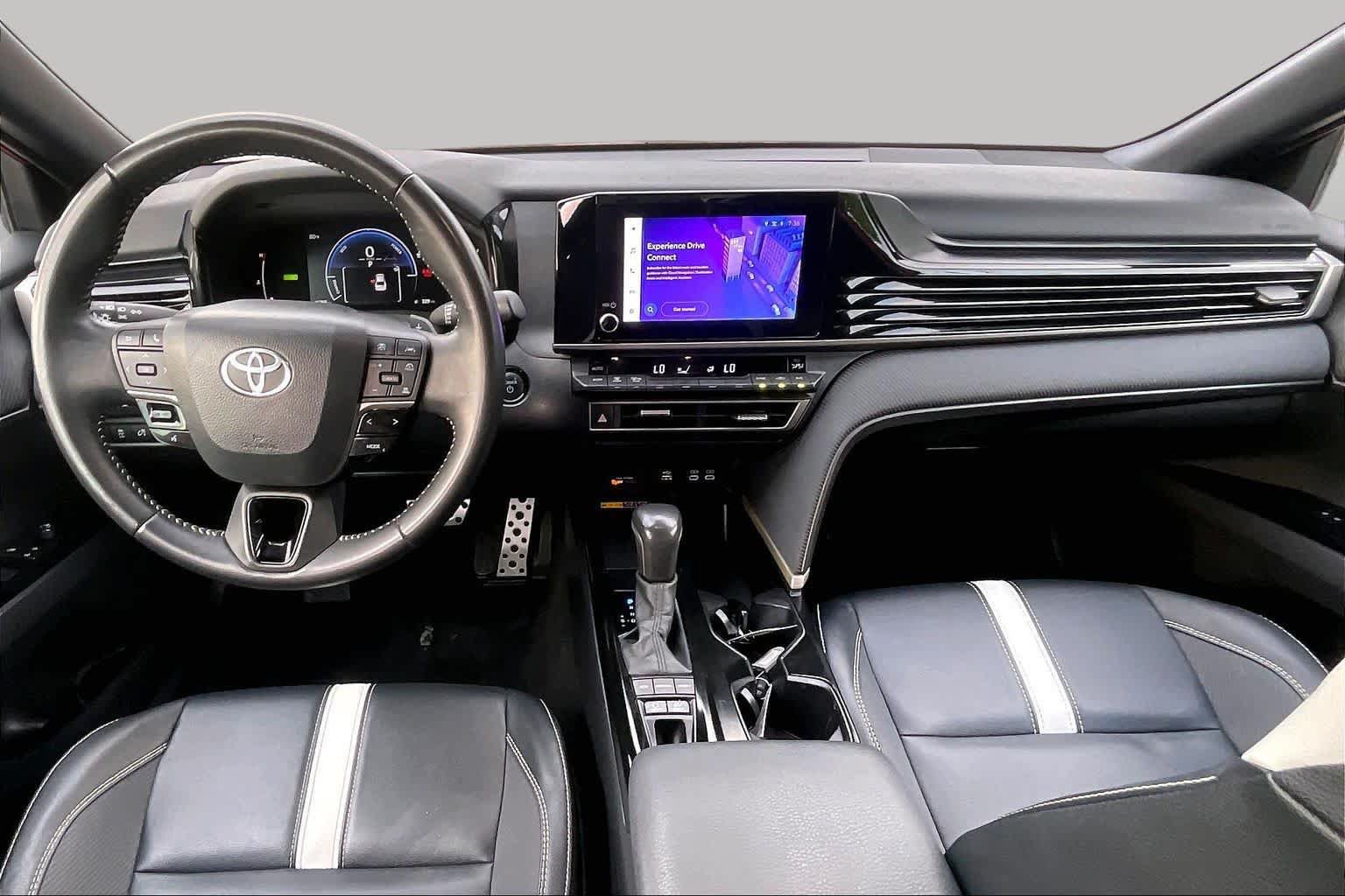 Used 2025 Toyota Camry SE FWD image 15