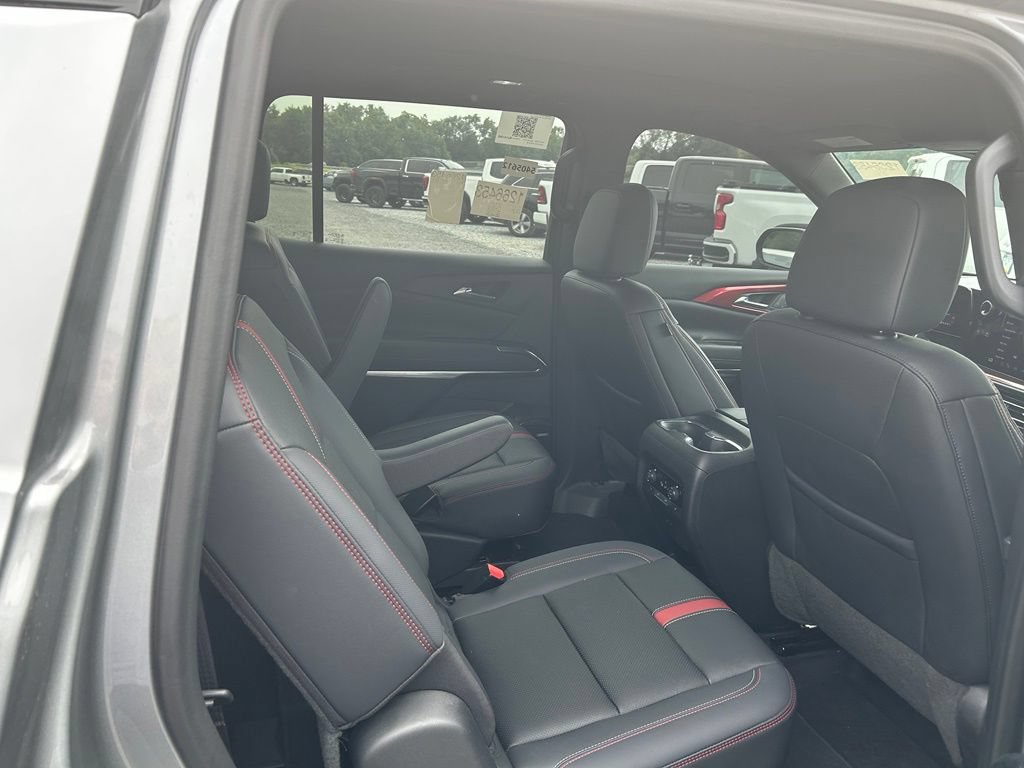 Used 2024 Chevrolet Traverse RS AWD/4WD image 12