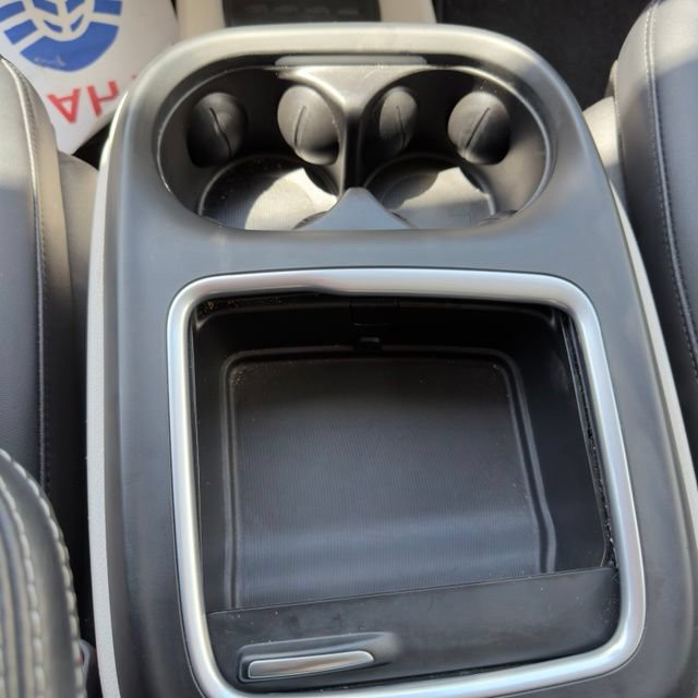 Used 2024 Chrysler Pacifica Touring-L FWD image 22