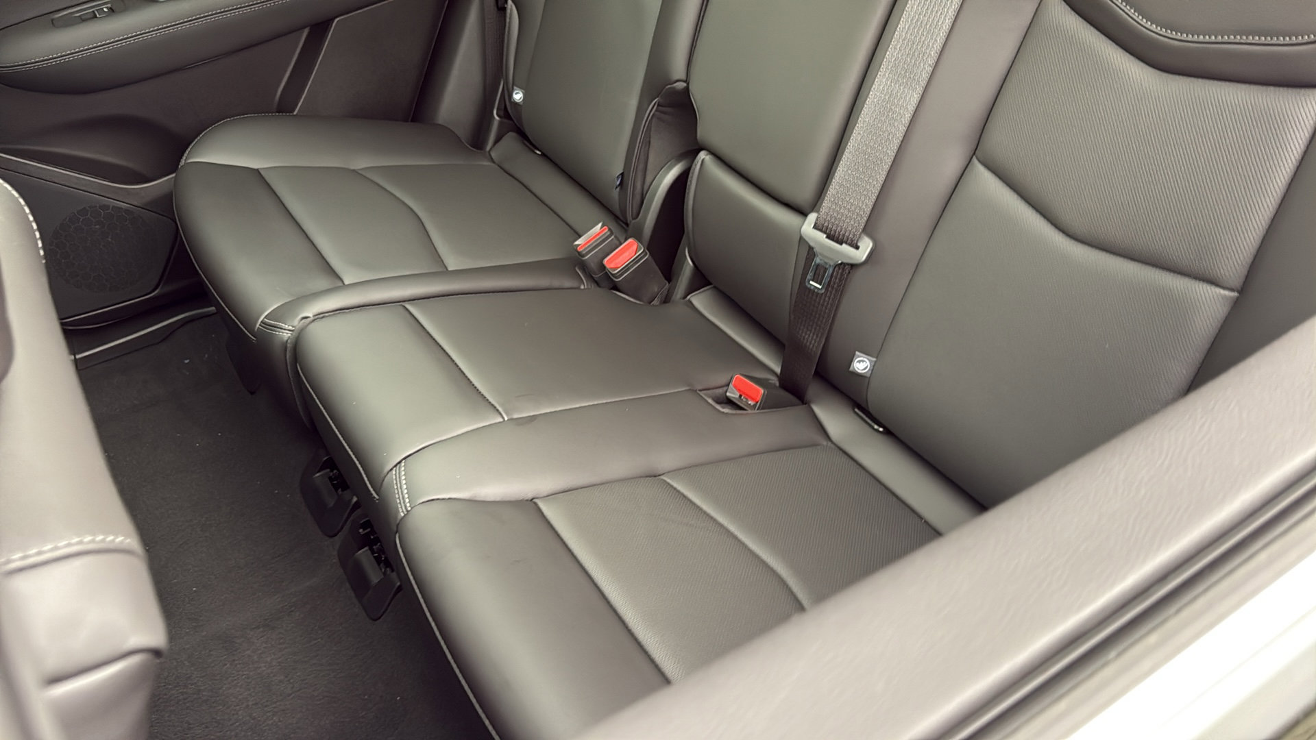 New 2026 Cadillac XT5 Premium Luxury w/ LPO, Floor Liner Package image 32