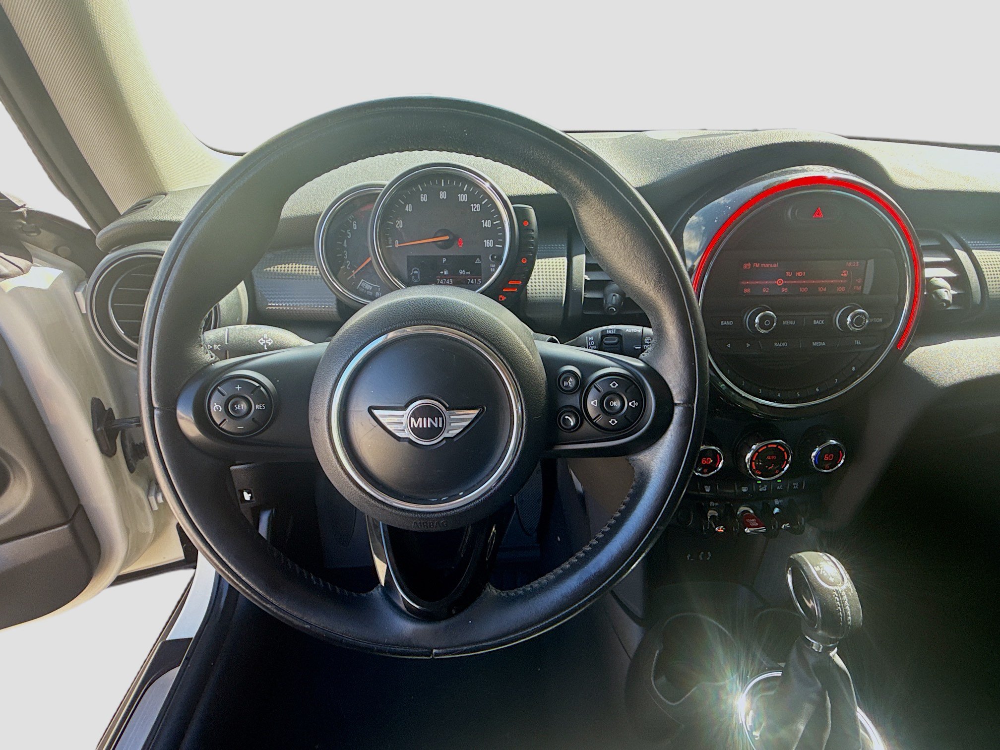 Used 2015 MINI Cooper 2-Door Hardtop FWD image 8