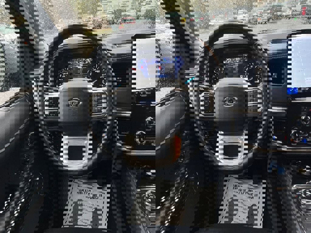 Used 2024 Ford Expedition XLT image 15