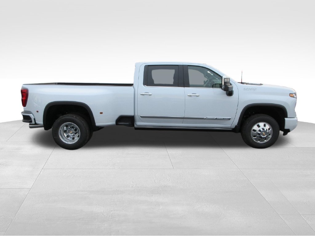 New 2026 Chevrolet Silverado 3500 High Country w/ High Country Premium Package AWD/4WD image 6