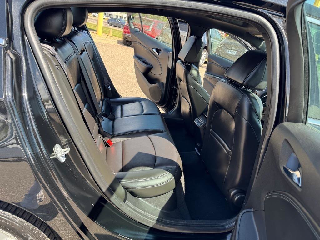 Used 2017 Chevrolet Cruze Premier FWD image 22