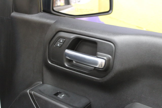 Used 2019 Chevrolet Silverado 1500 Custom w/ Custom Value Package AWD/4WD image 9