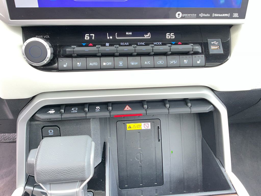 Used 2023 Toyota Sequoia Capstone AWD/4WD image 17