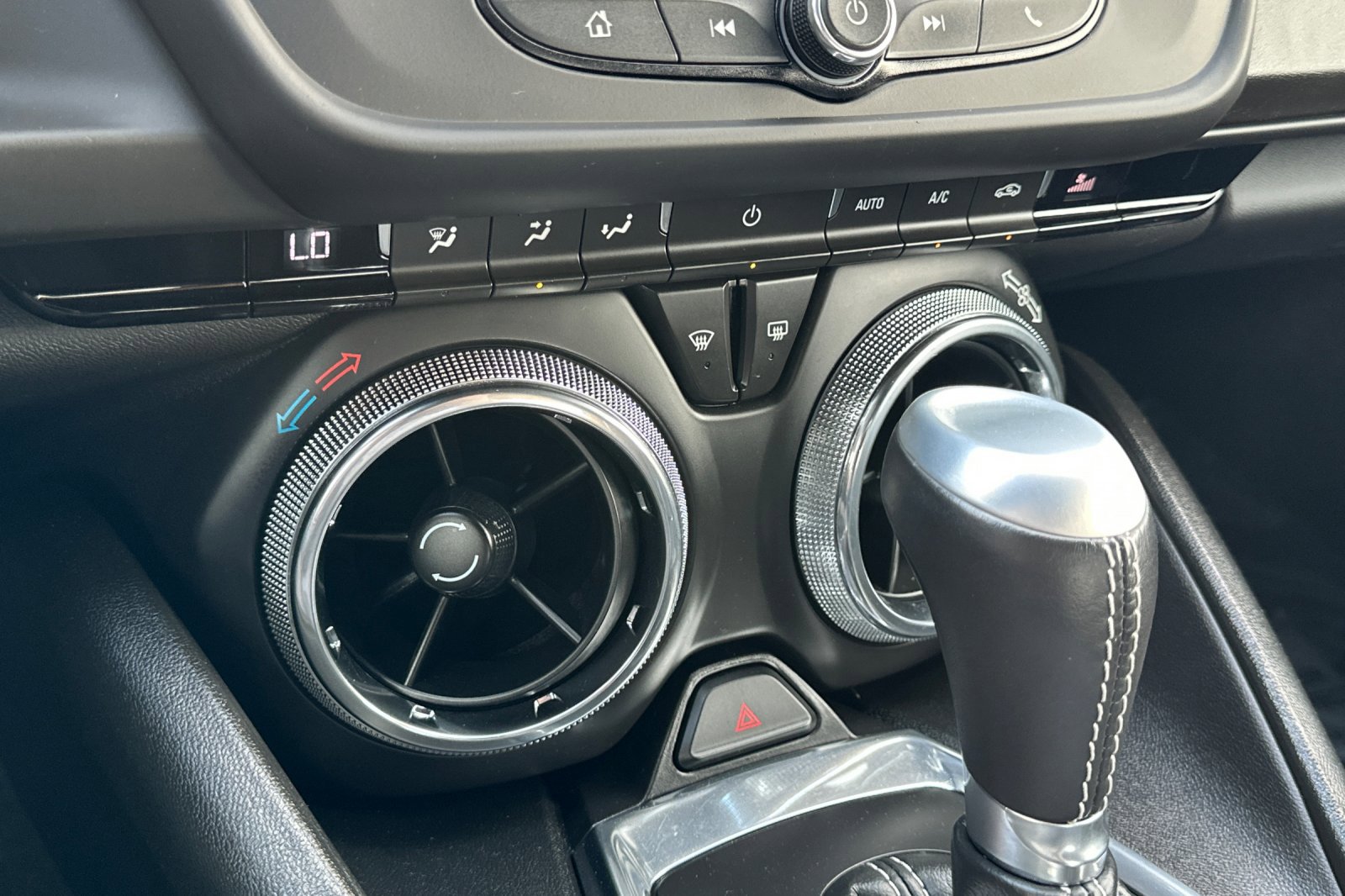 Used 2020 Chevrolet Camaro LT image 27