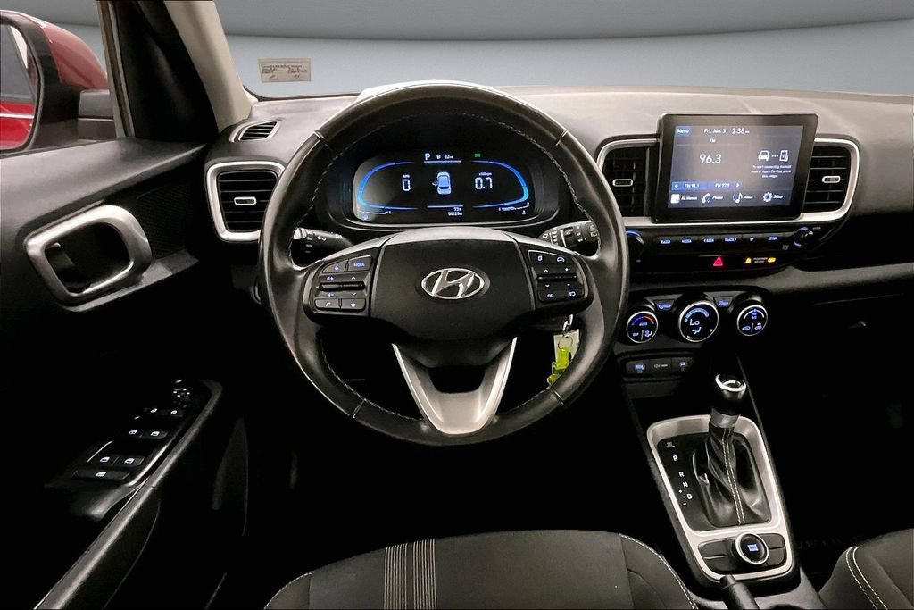 Used 2023 Hyundai Venue SEL FWD image 8