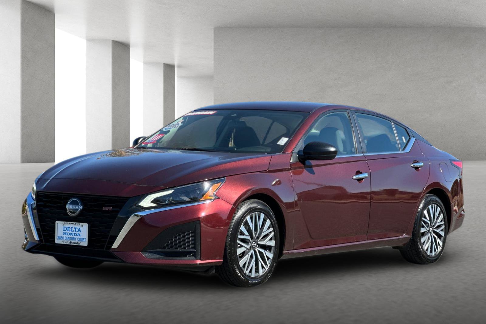 Used 2024 Nissan Altima 2.5 SV FWD image 8