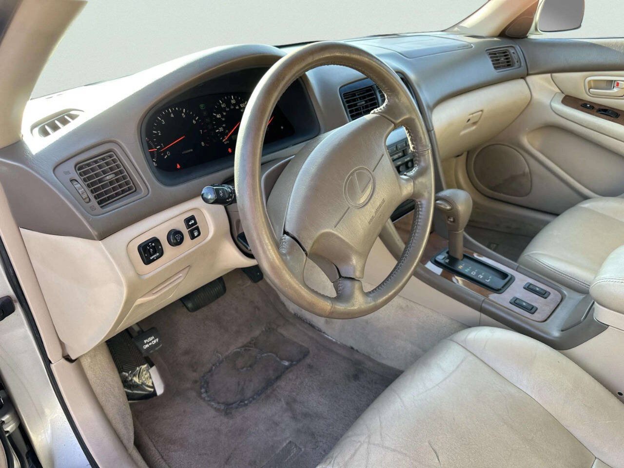 Used 1999 Lexus ES 330 w/ Lexus Value Pkg FWD image 8