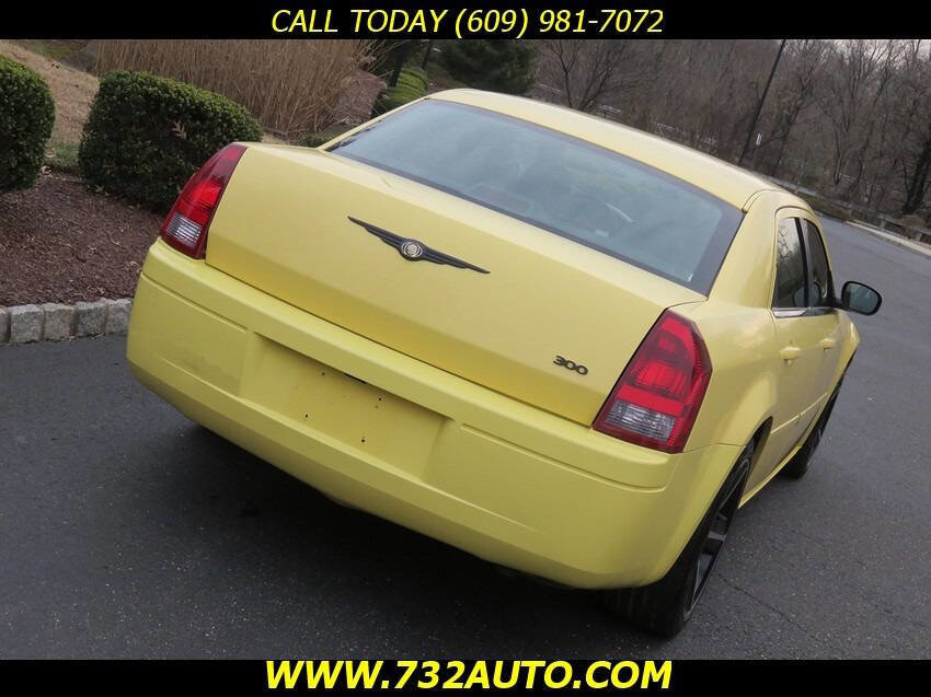 Used 2006 Chrysler 300 Base 4dr Sedan image 24