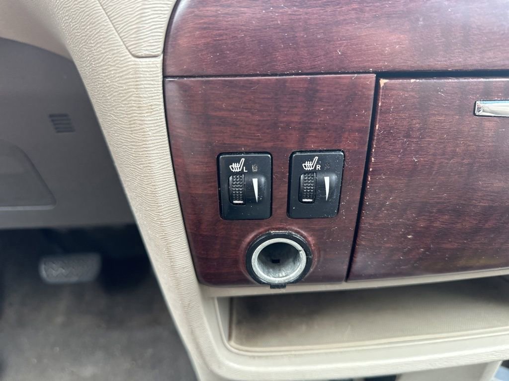 Used 2012 Toyota Sienna XLE image 6