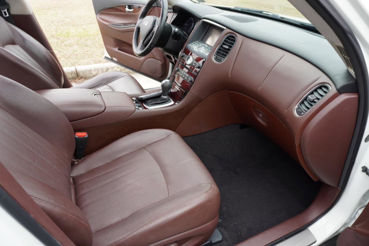 Used 2017 INFINITI QX50 AWD w/ Technology Package image 26