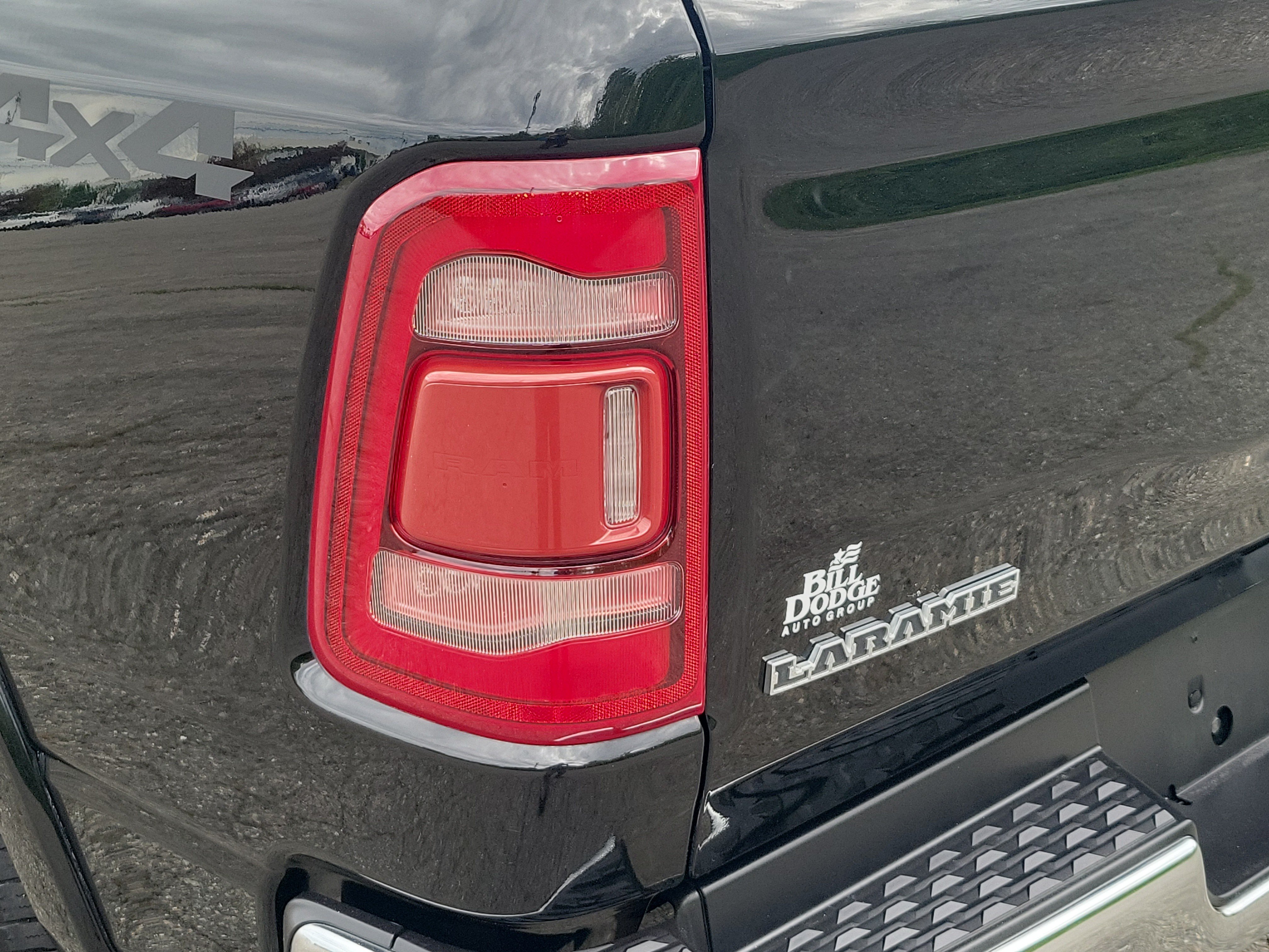 Used 2022 RAM 1500 Laramie AWD/4WD image 11