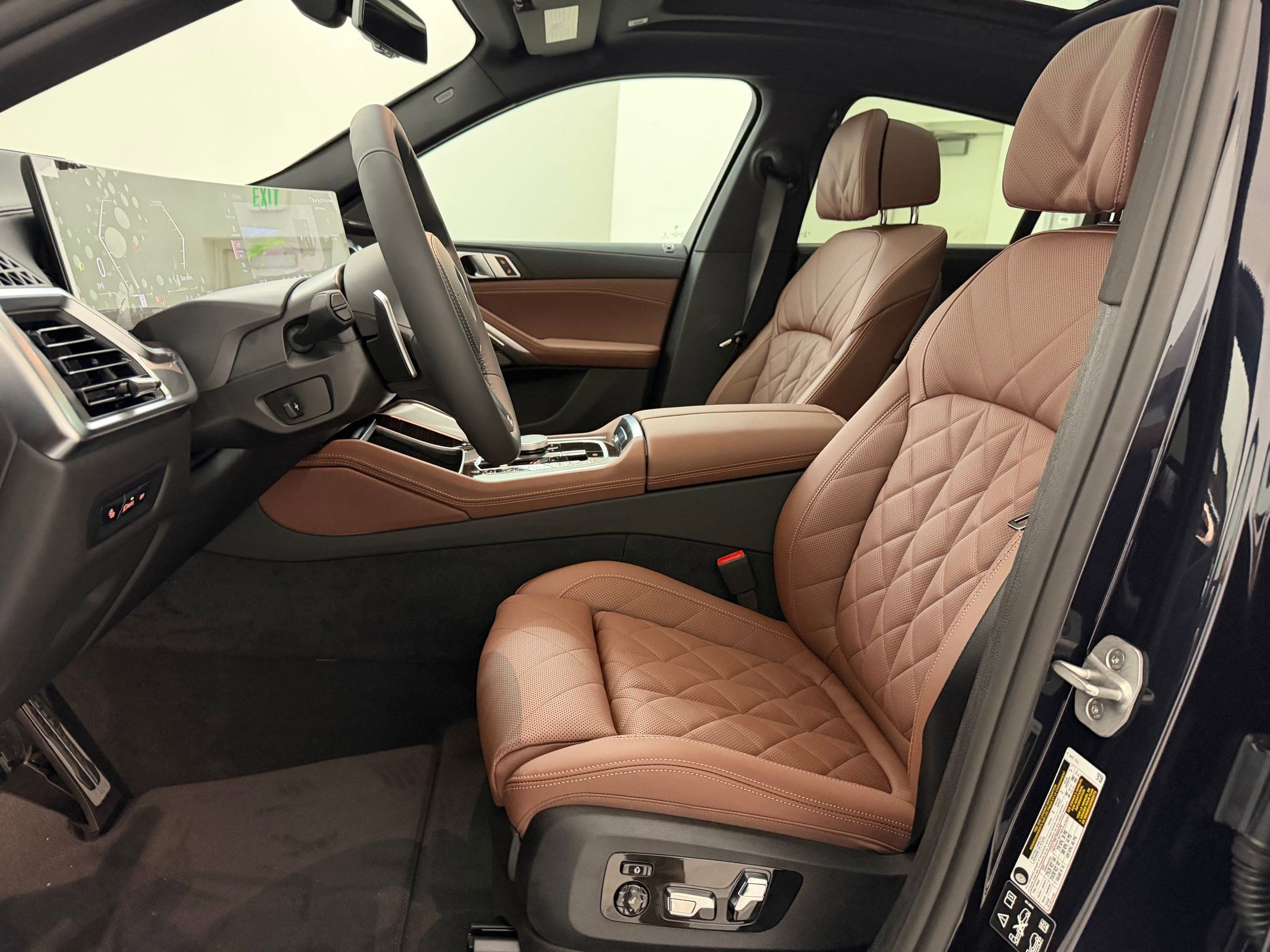 New 2026 BMW X6 xDrive40i w/ Climate Comfort Package image 5