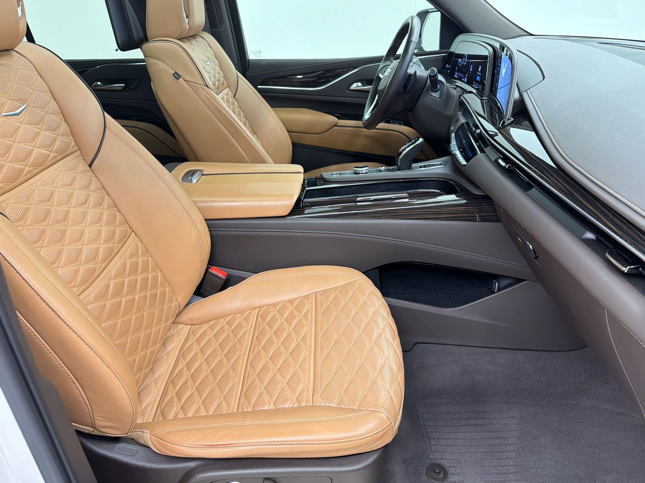 Used 2021 Cadillac Escalade Premium Luxury image 33