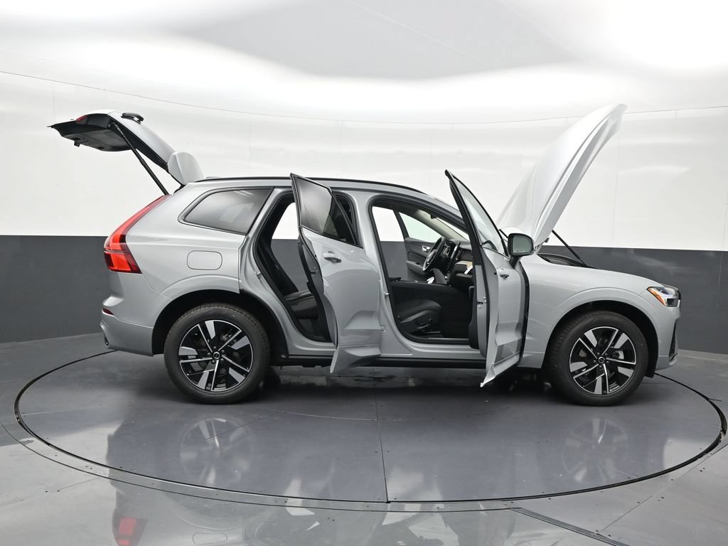 New 2026 Volvo XC60 B5 Core AWD/4WD image 30