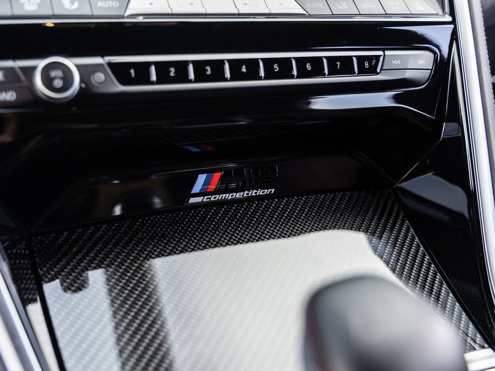 Used 2025 BMW M8 Competition image 32