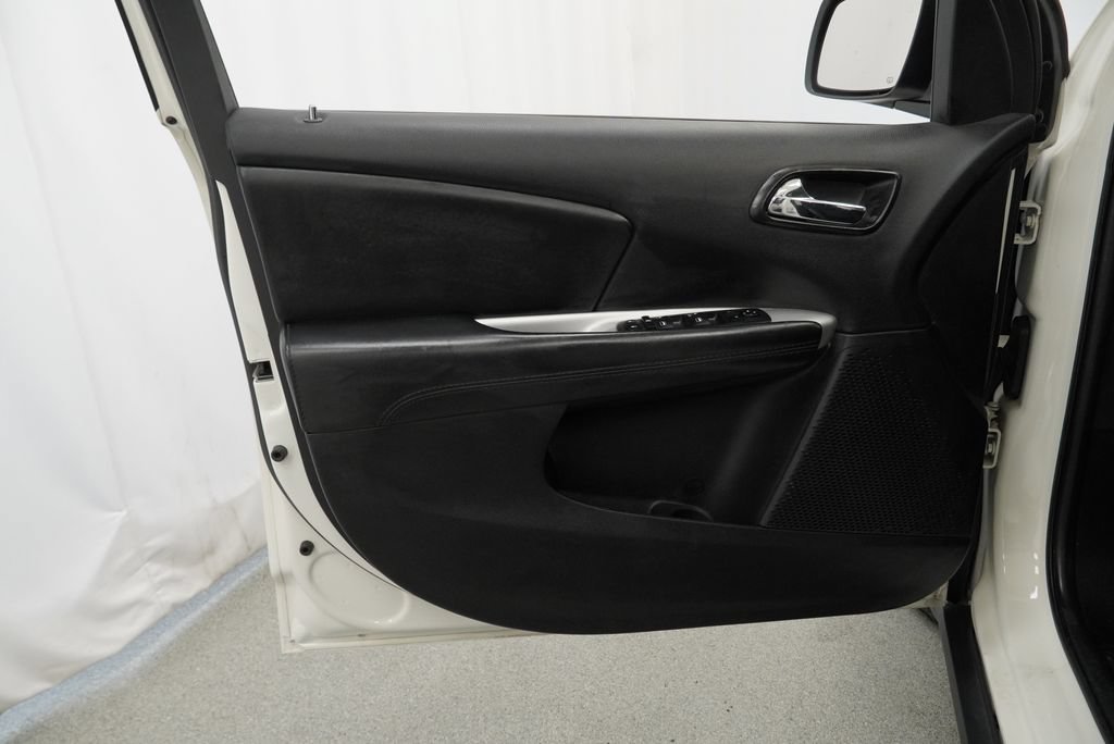 Used 2019 Dodge Journey SE FWD image 24