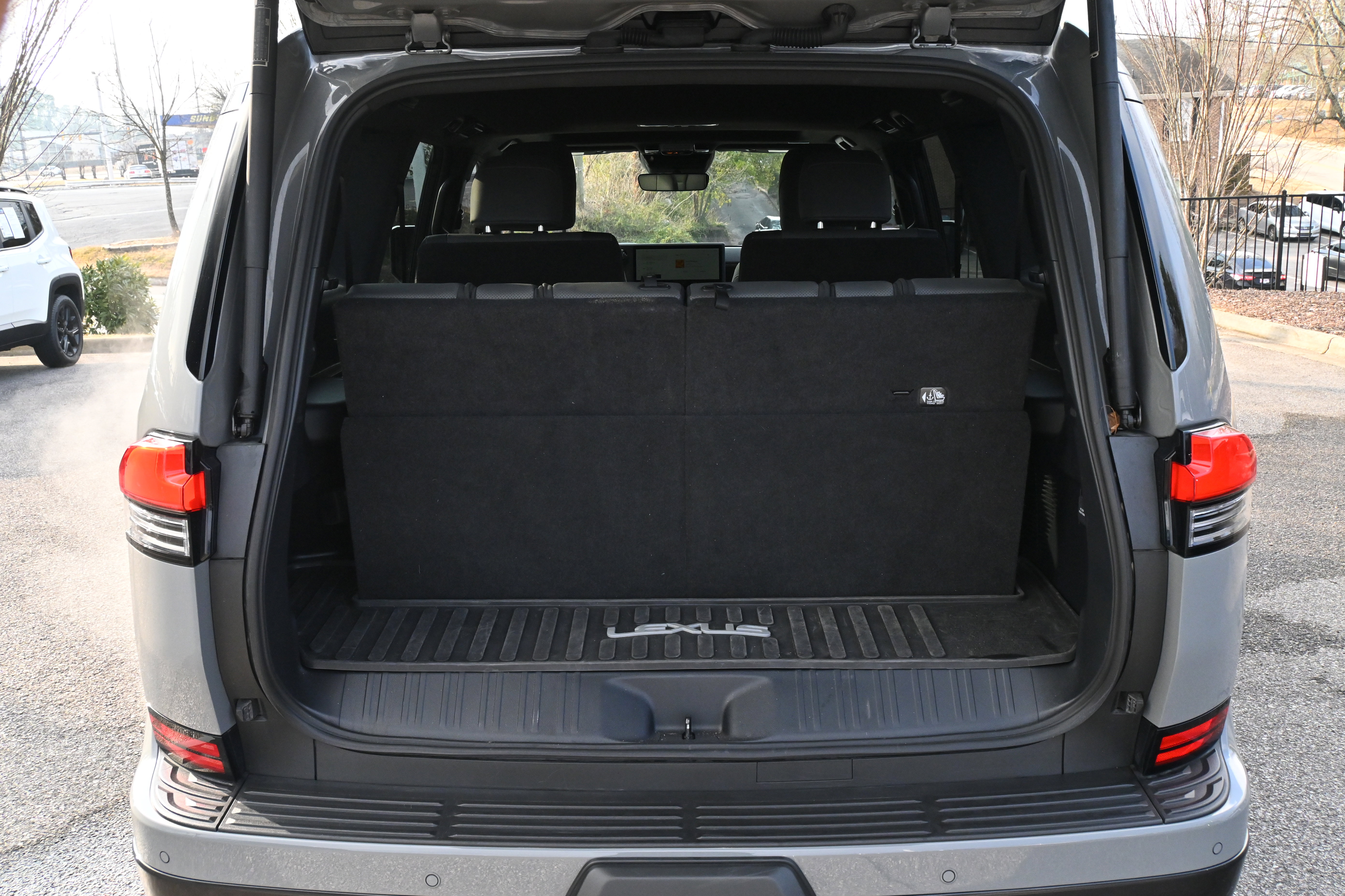 Used 2025 Lexus GX 550 w/ Accessory Package (2T) image 15