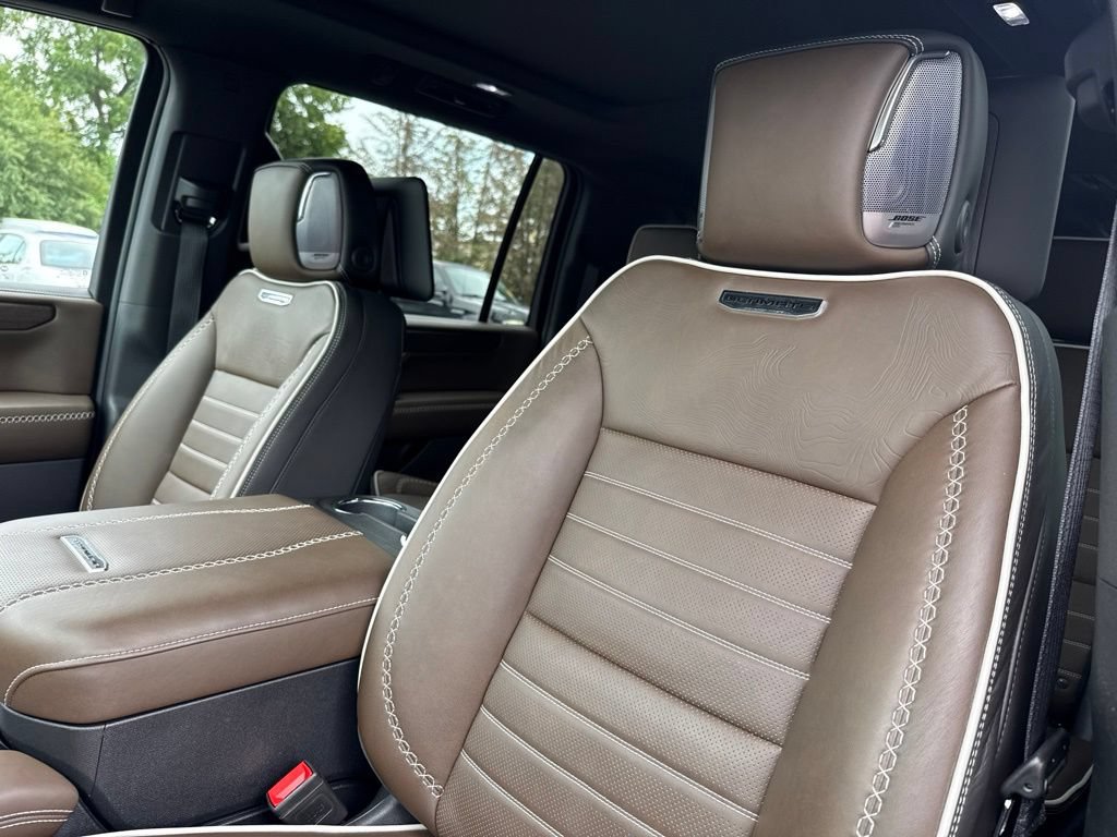 Used 2025 GMC Yukon XL Denali Ultimate AWD/4WD image 19