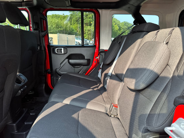 Used 2023 Jeep Wrangler Unlimited w/ Cold Weather Group AWD/4WD image 18