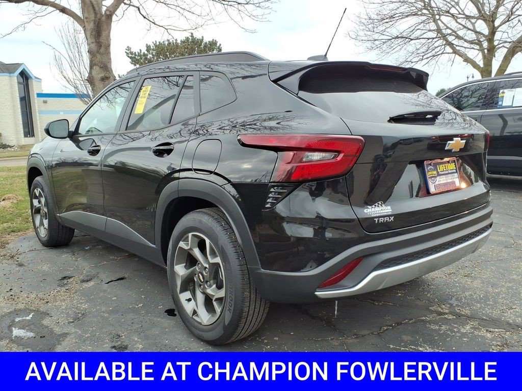 Certified 2025 Chevrolet Trax LT image 10