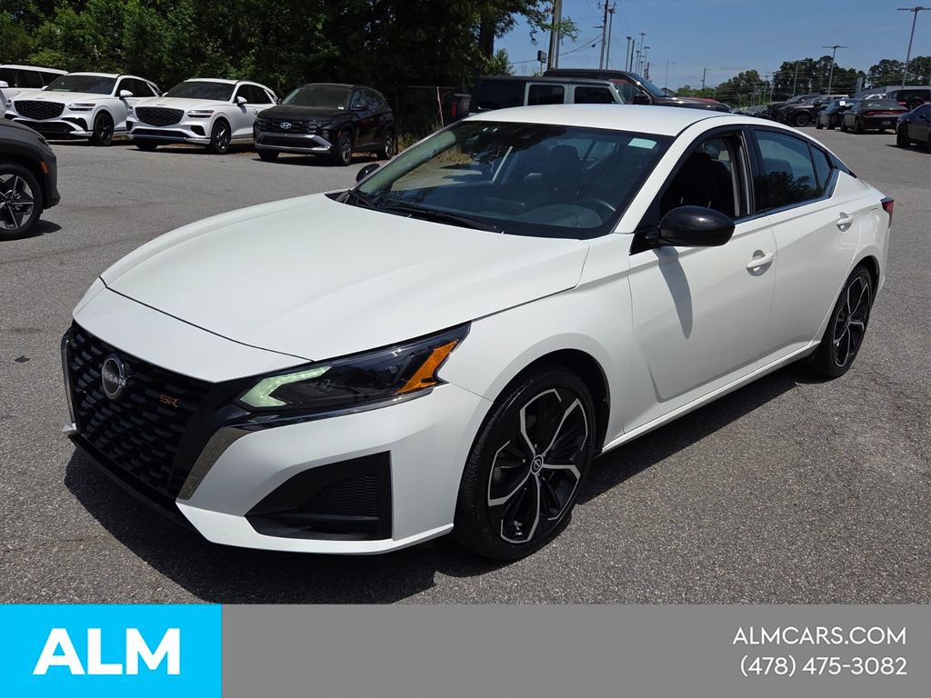 Used 2025 Nissan Altima 2.5 SR FWD image 4