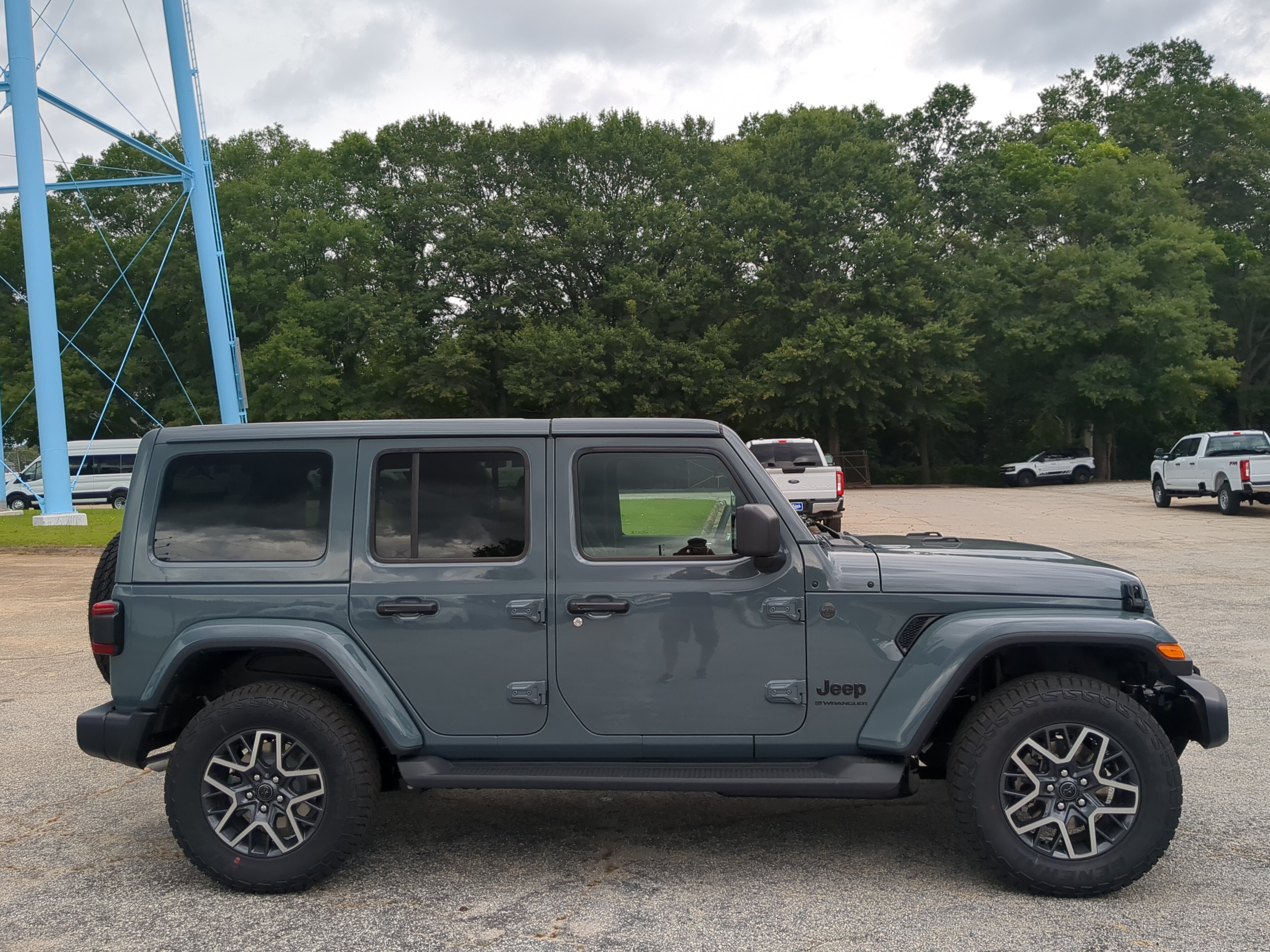 New 2026 Jeep Wrangler Unlimited Sahara AWD/4WD image 2