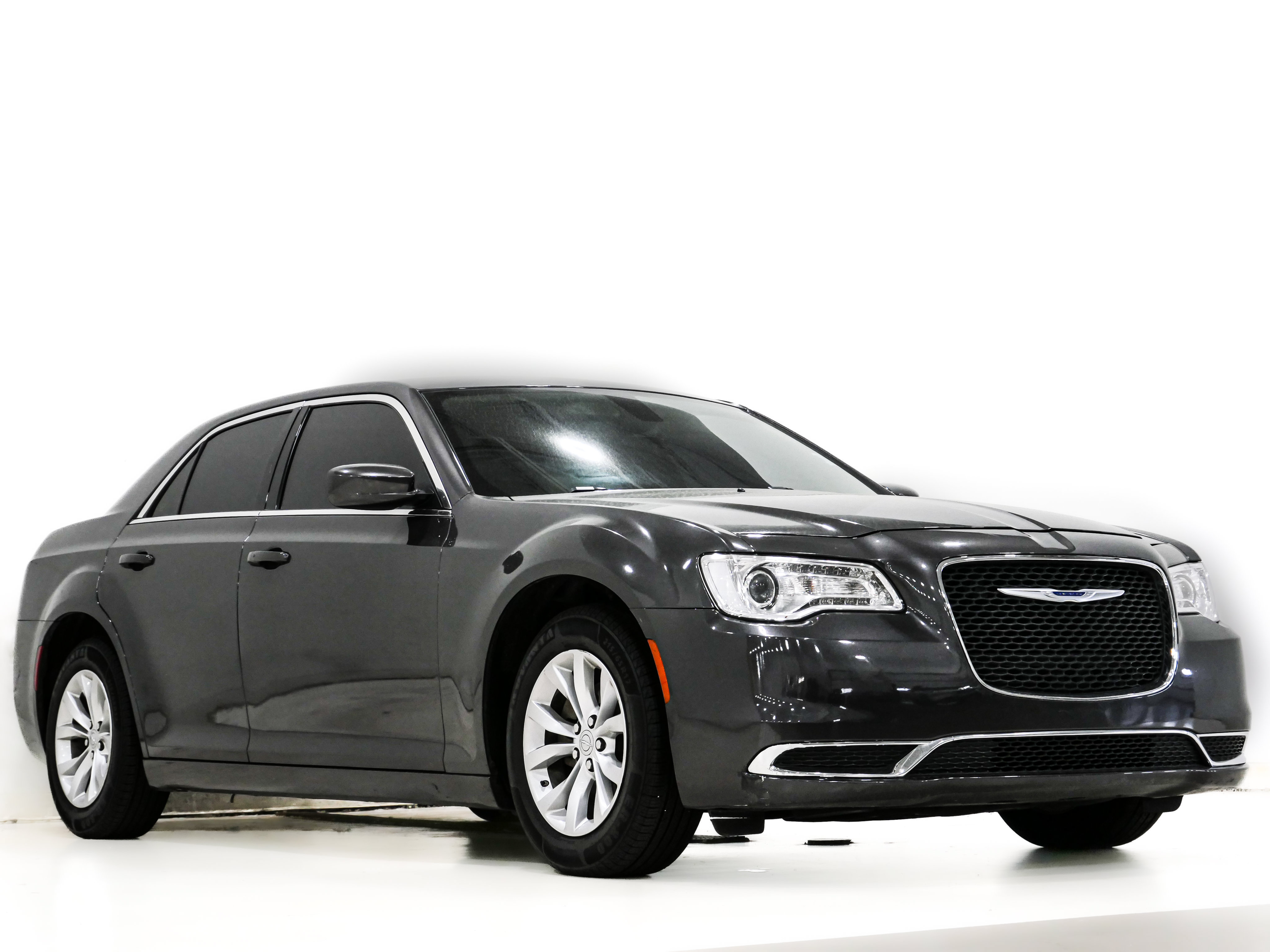 Used 2023 Chrysler 300 Touring RWD image 1