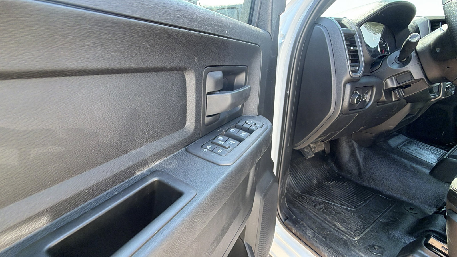 New 2026 RAM 4500 Tradesman w/ Chrome Appearance Group AWD/4WD image 15