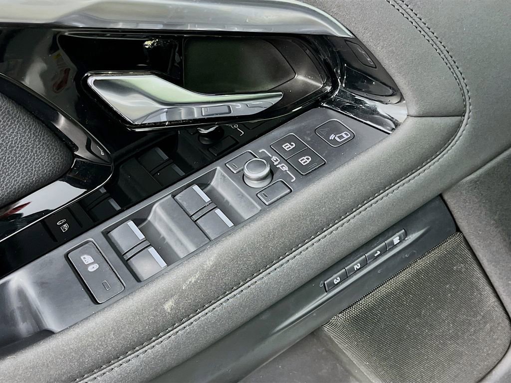 Used 2021 Land Rover Range Rover Evoque R-Dynamic SE image 26
