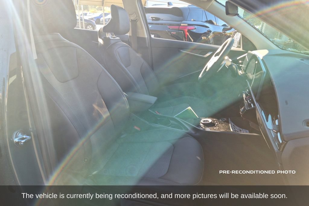 Used 2025 Kia Niro EX FWD image 15