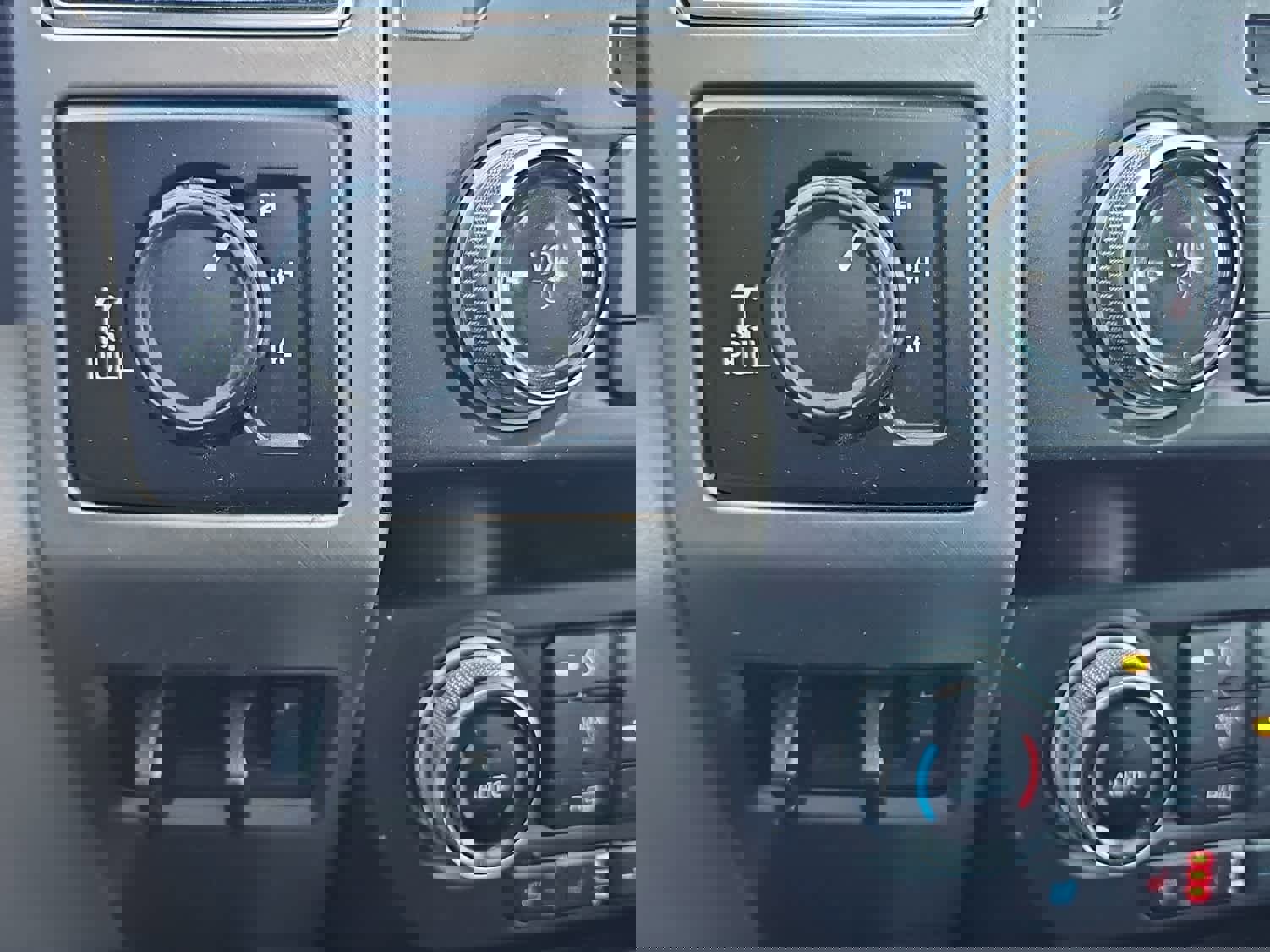 Used 2019 Ford F350 Limited w/ Snow Plow Prep Package image 21