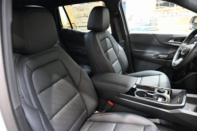 New 2026 Chevrolet Equinox LT w/ Convenience Package II image 8