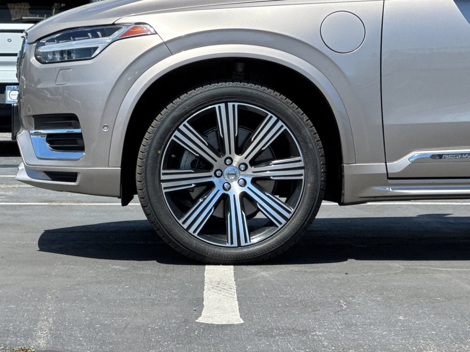 Certified 2024 Volvo XC90 T8 Plus w/ Protection Package Premier AWD/4WD image 30