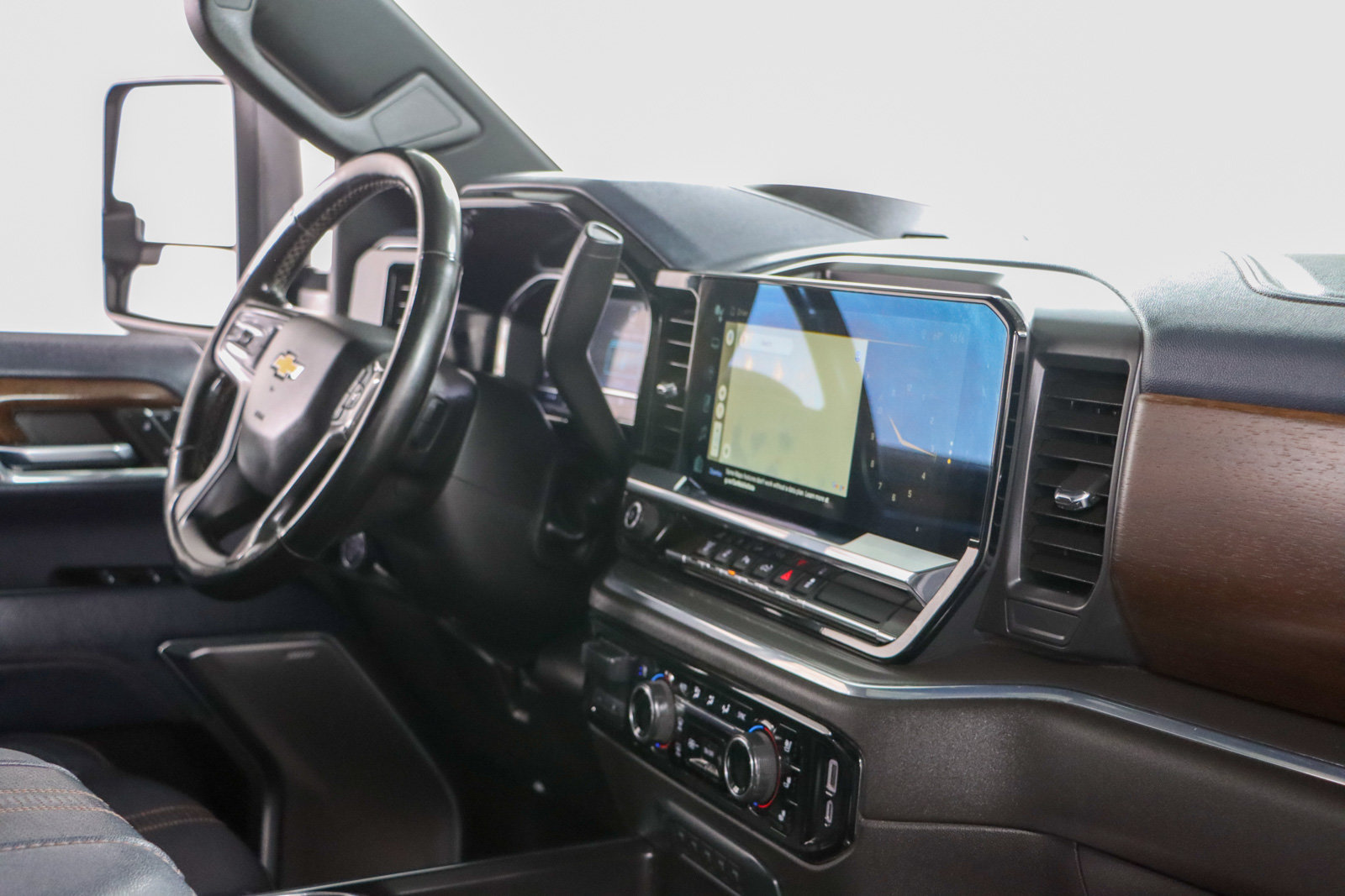 Used 2024 Chevrolet Silverado 3500 High Country w/ High Country Premium Package AWD/4WD image 30