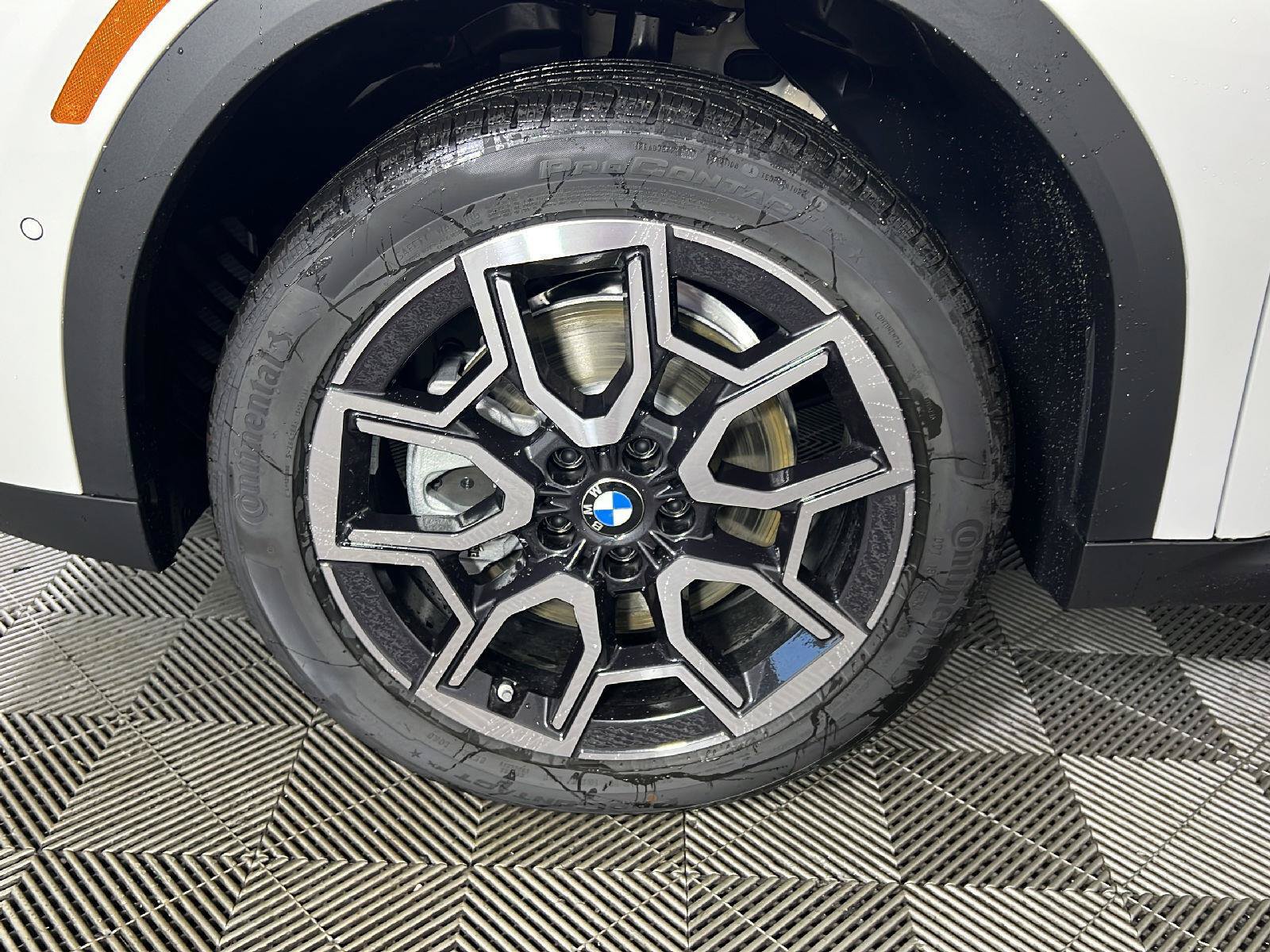 New 2027 BMW X2 xDrive28i w/ Convenience Package AWD/4WD image 9