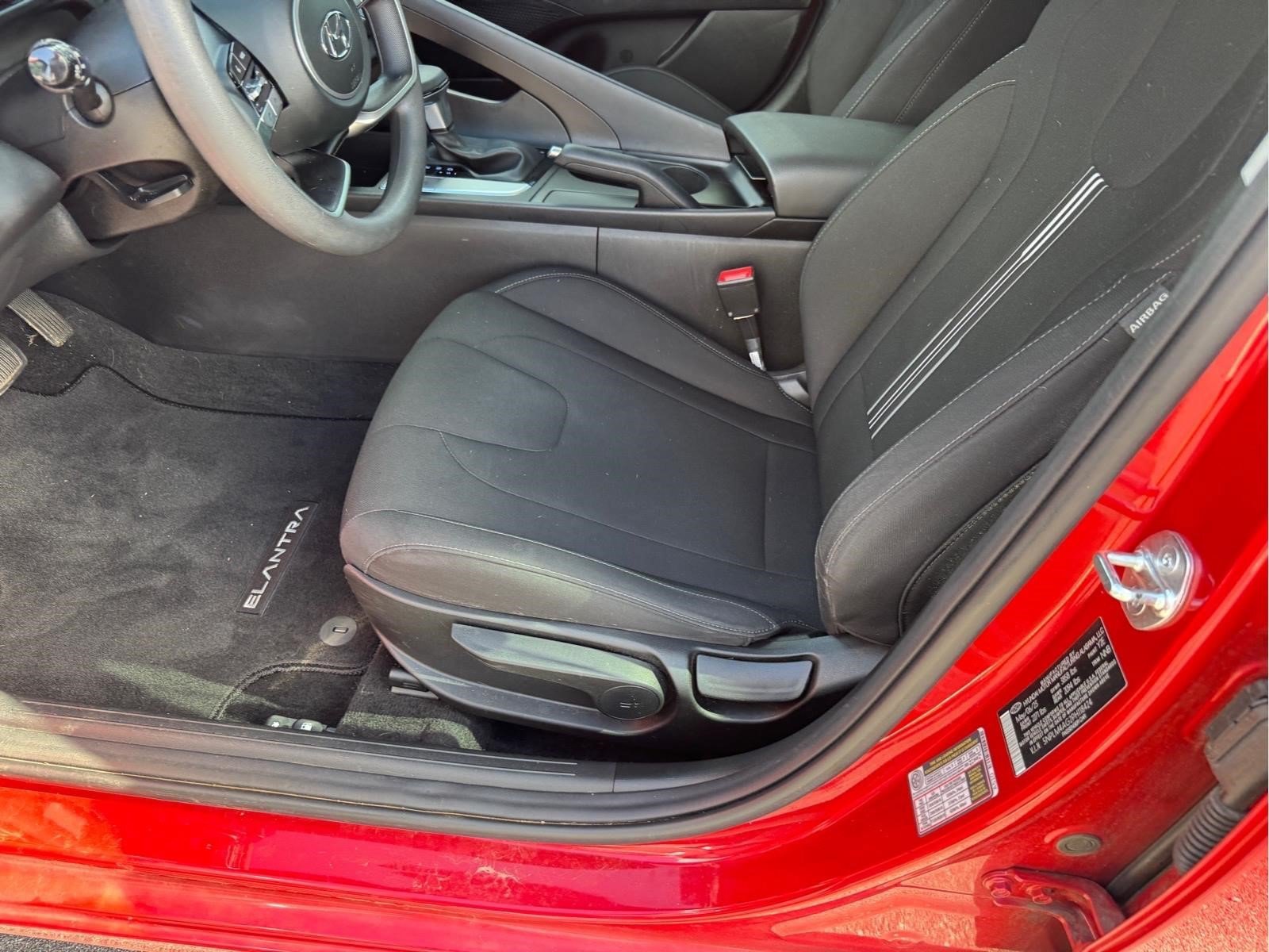 Used 2023 Hyundai Elantra SEL w/ Cargo Package FWD image 7