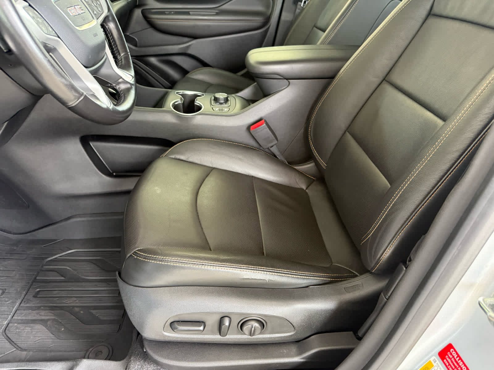 Used 2020 GMC Terrain SLT w/ Preferred Package AWD/4WD image 4