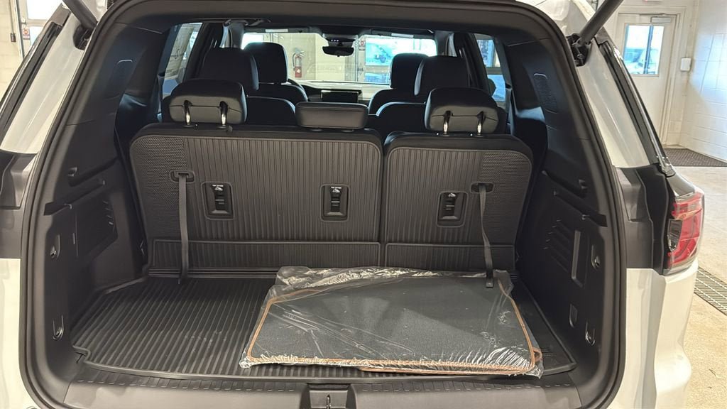 New 2026 GMC Acadia AT4 w/ LPO, Floor Liner Package image 18